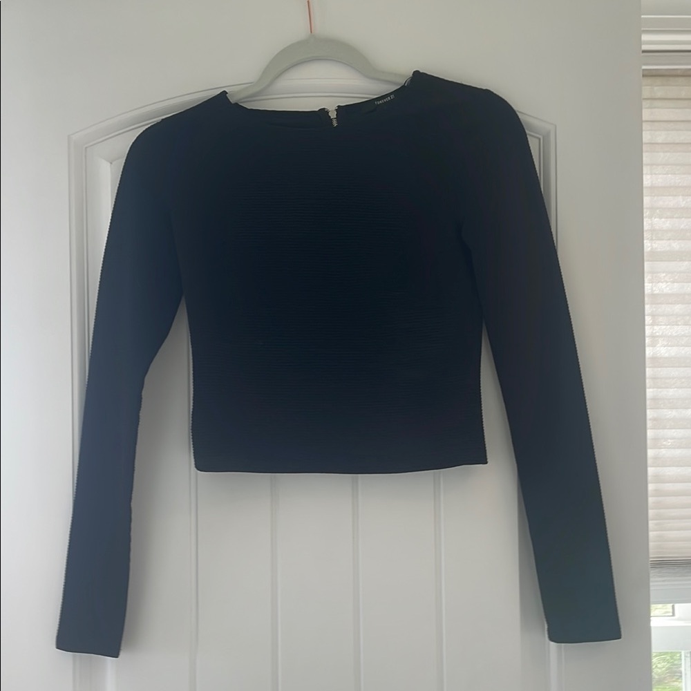 Black Long Sleeve Crop Top